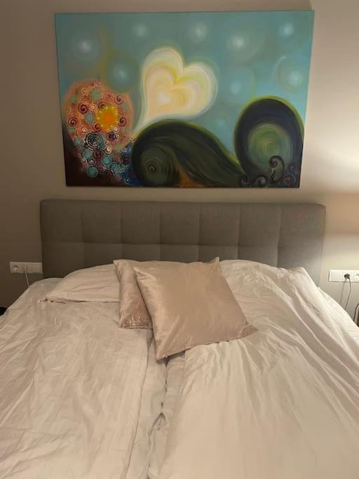 Beautiful Apartment Near Airport Njarthvik Kültér fotó