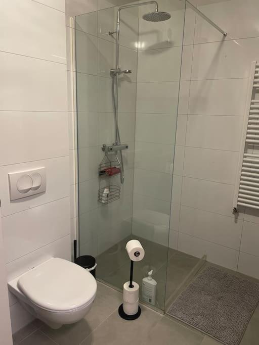Beautiful Apartment Near Airport Njarthvik Kültér fotó