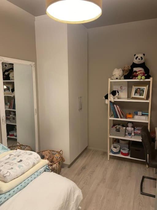 Beautiful Apartment Near Airport Njarthvik Kültér fotó